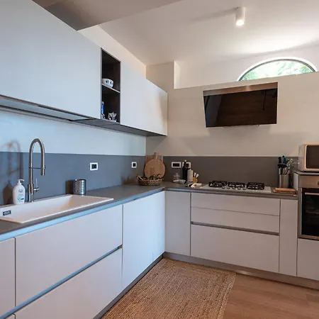 Scafa, Con Piscina E Vista Mare Lägenhet