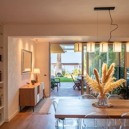 Scafa, Con Piscina E Vista Mare Capo dʼOrlando