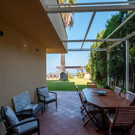 Lägenhet Scafa, Con Piscina E Vista Mare Capo dʼOrlando