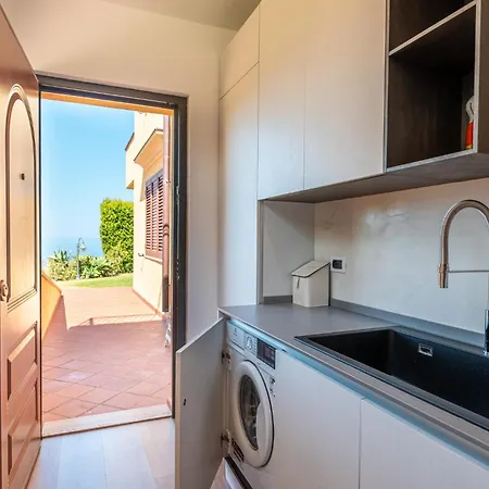 Scafa, Con Piscina E Vista Mare Lägenhet Capo dʼOrlando