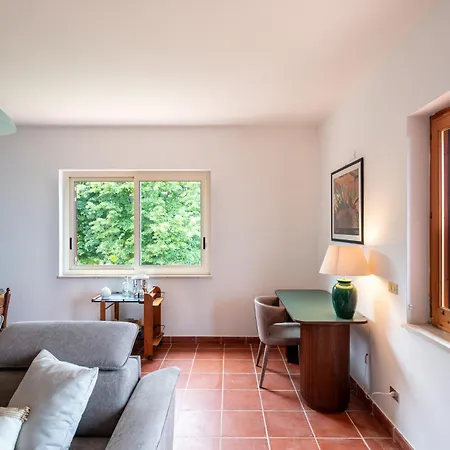 Scafa, Con Piscina E Vista Mare Lägenhet *