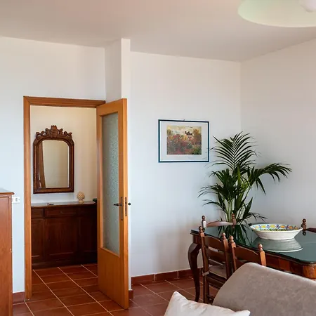 Scafa, Con Piscina E Vista Mare Lägenhet *