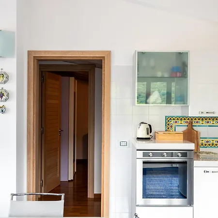 Scafa, Con Piscina E Vista Mare *