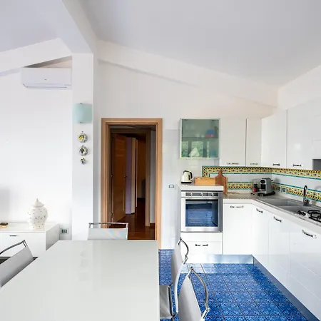 Scafa, Con Piscina E Vista Mare Lägenhet *