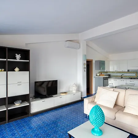 Scafa, Con Piscina E Vista Mare Lägenhet Capo dʼOrlando